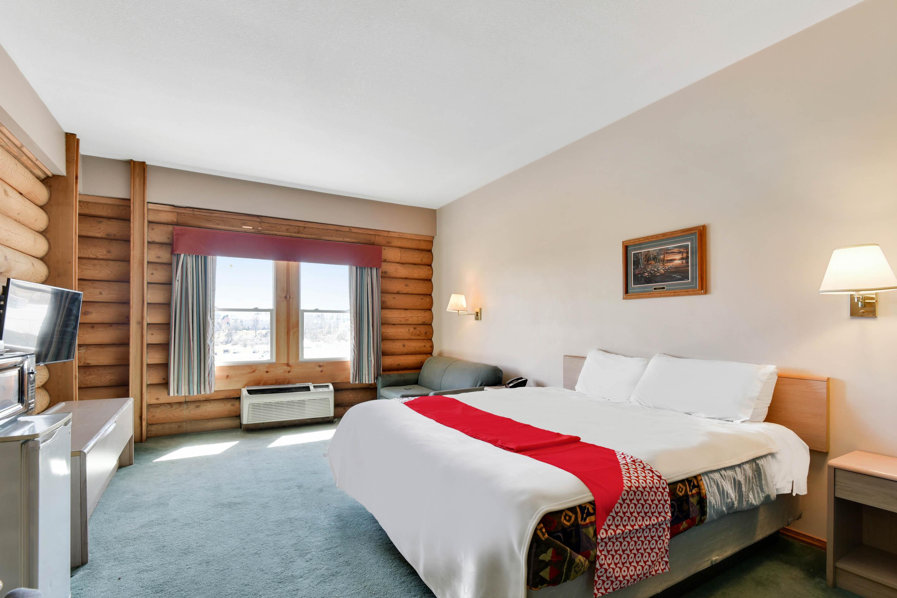 Casa Loma Inn & Suites By Oyo Davenport Ia Near I-80 Екстериор снимка