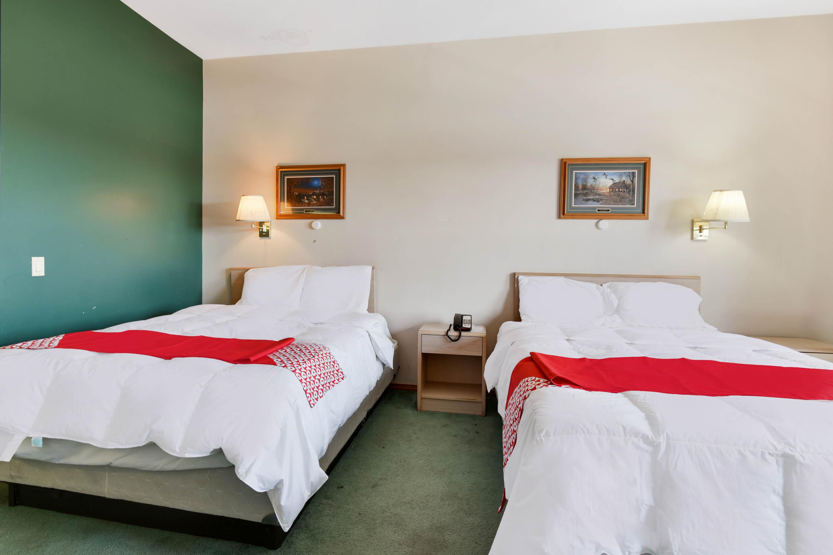 Casa Loma Inn & Suites By Oyo Davenport Ia Near I-80 Екстериор снимка