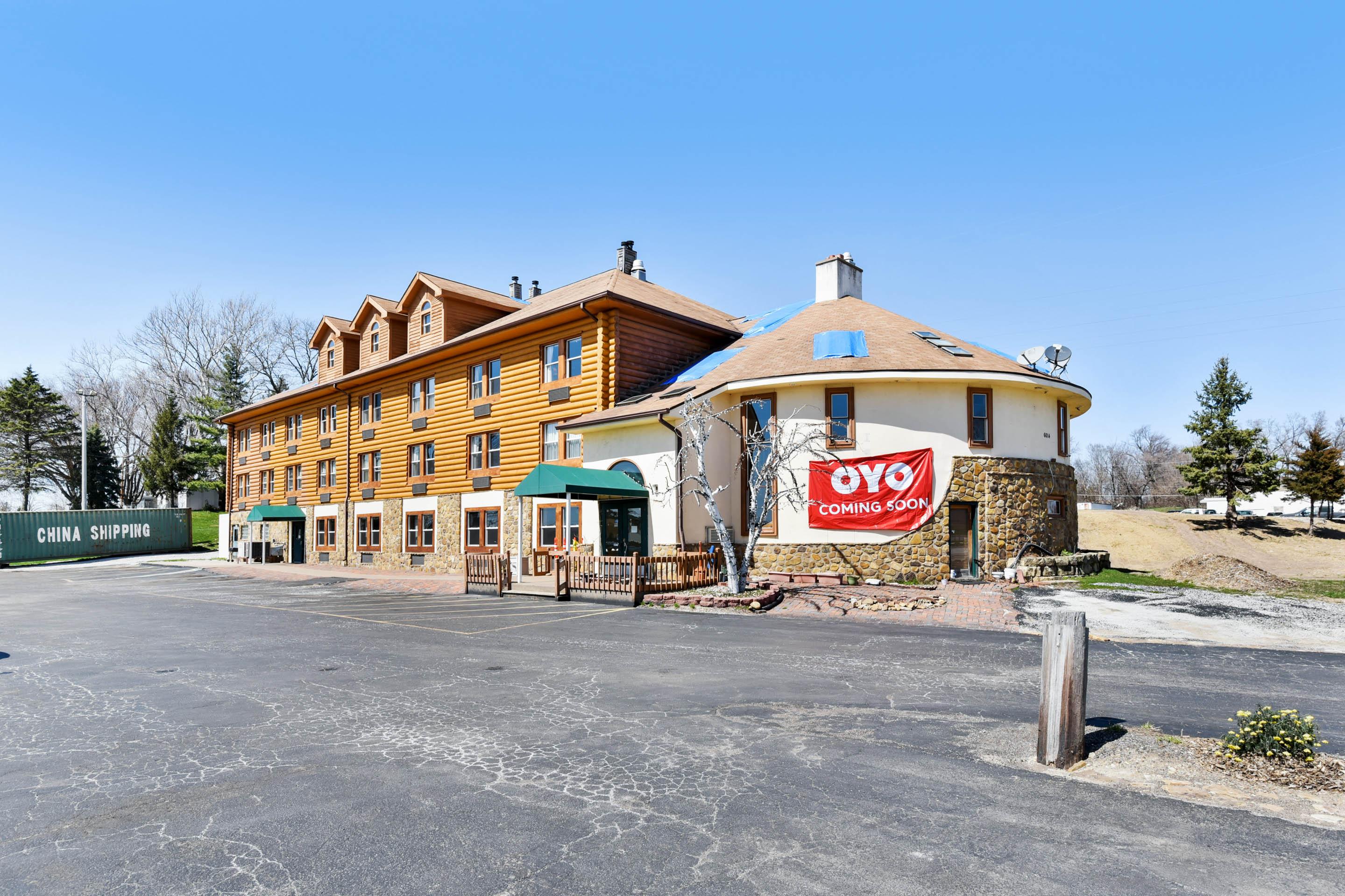 Casa Loma Inn & Suites By Oyo Davenport Ia Near I-80 Екстериор снимка