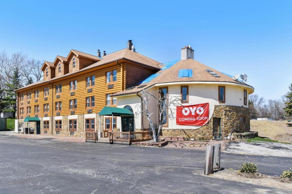Casa Loma Inn & Suites By Oyo Davenport Ia Near I-80 Екстериор снимка