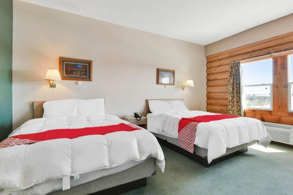 Casa Loma Inn & Suites By Oyo Davenport Ia Near I-80 Екстериор снимка